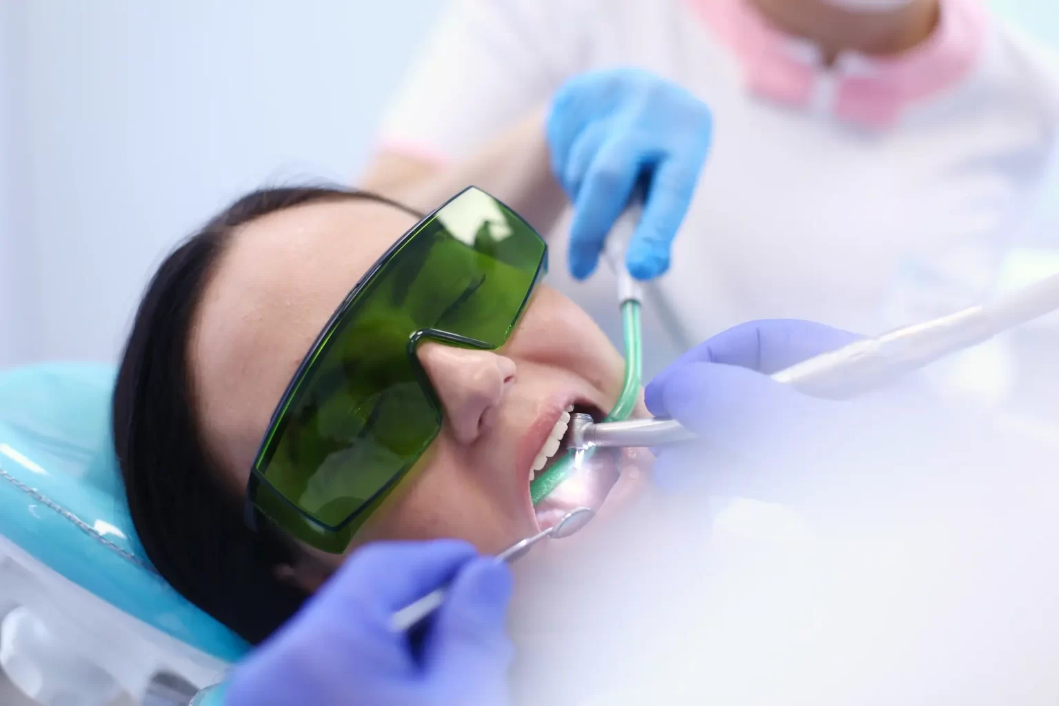 Paziente sottoposto a intervento chirurgico per apicectomia.